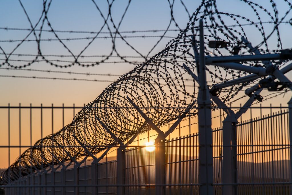 Uma análise do sistema prisional brasileiro: problemas e soluções